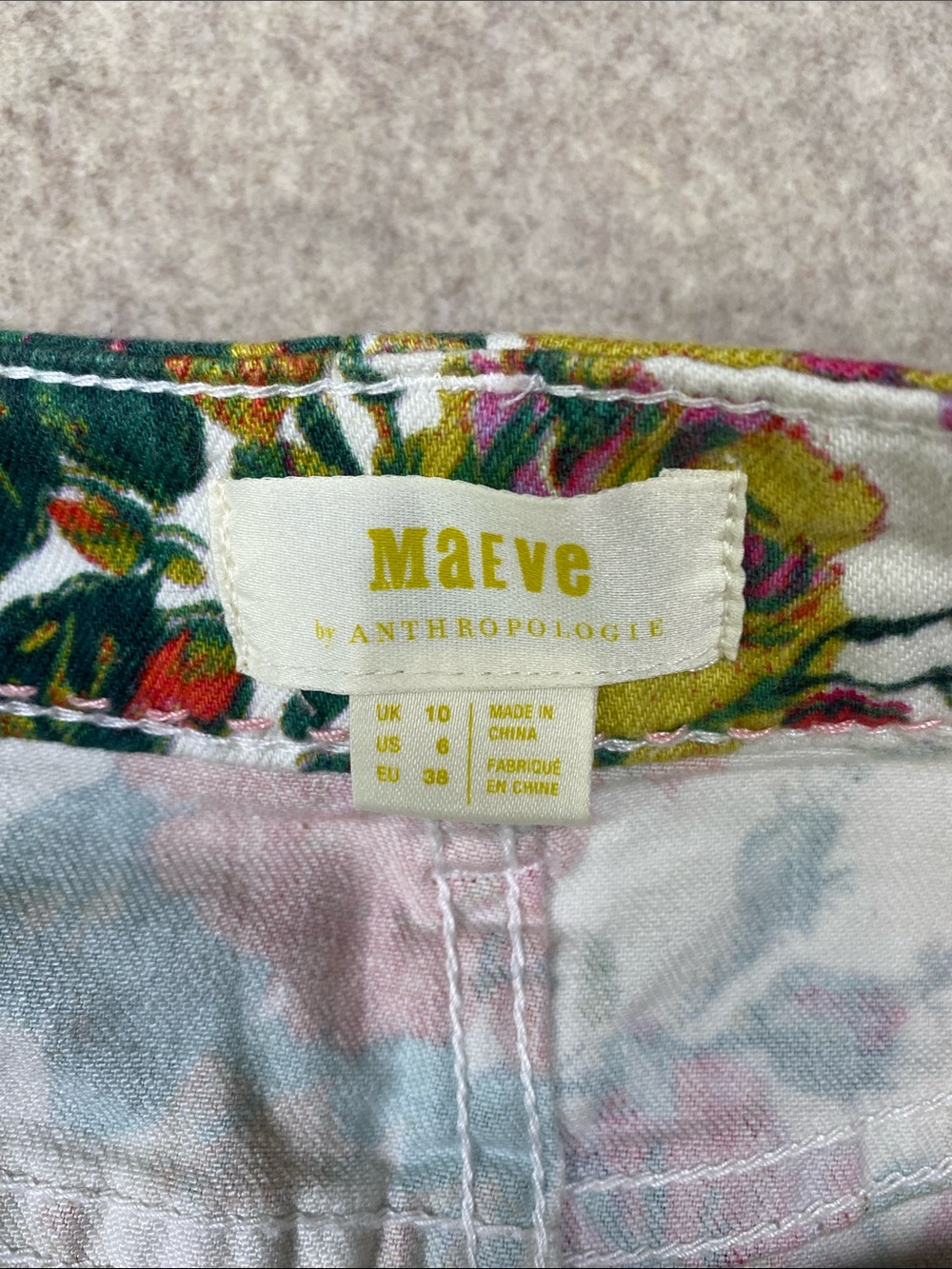 Maeve Anthropologie Floral Denim Pencil Skirt Size 6 Rose Button Fly - Picture 2 of 7